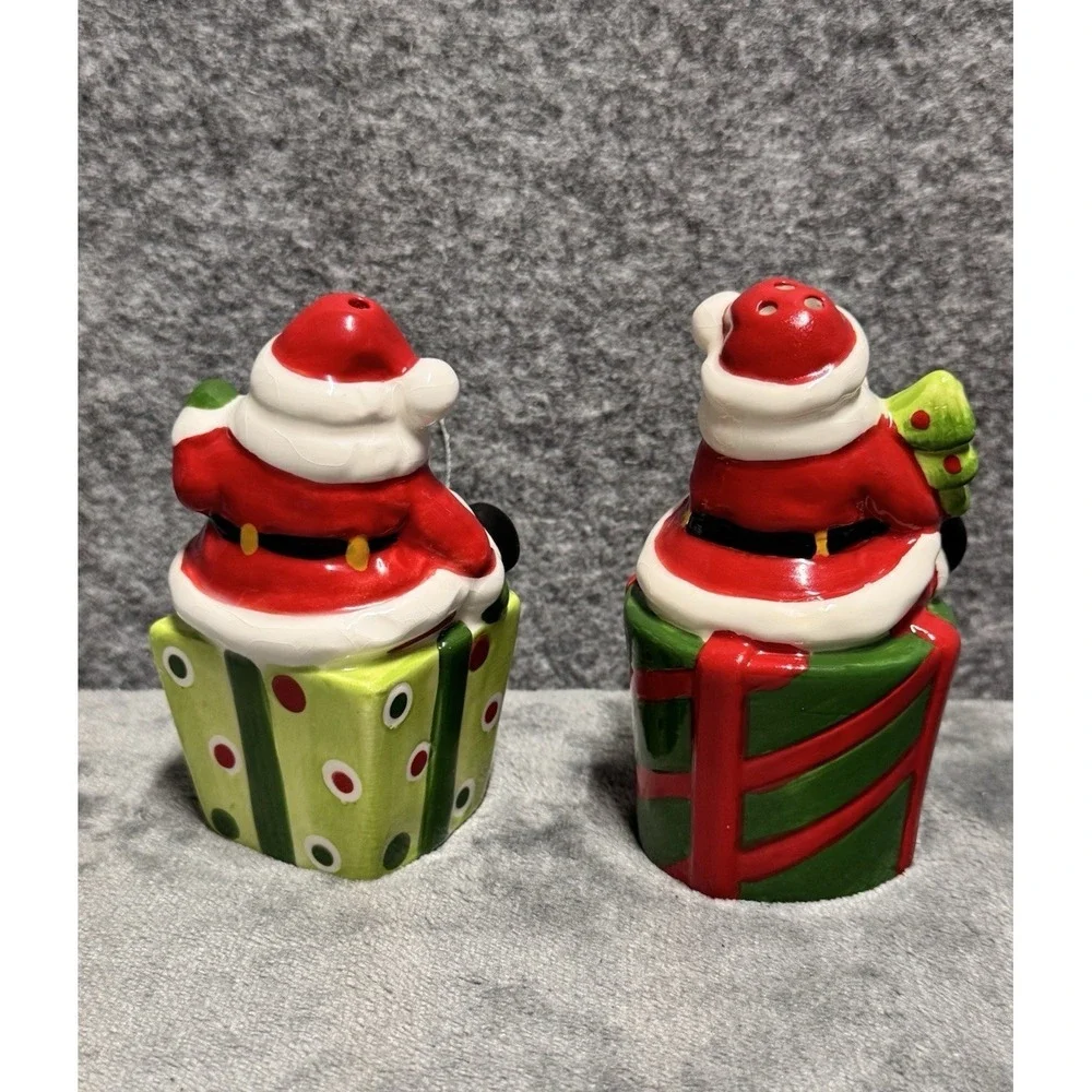 CRACKER BARREL Santa Salt & Pepper Shaker Set‎ 